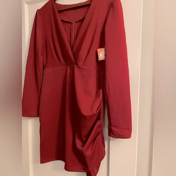 NWT DESIRED DRESSES Wine Ruched Mini Dress - Picture 3 of 7